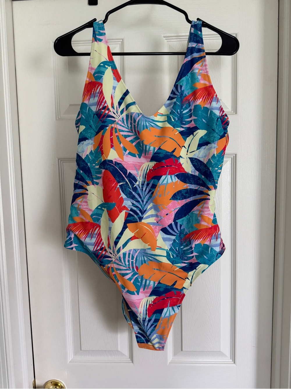 Old Navy Women’s Tropical Leaf One-Piece Swimsuit - Multicolor